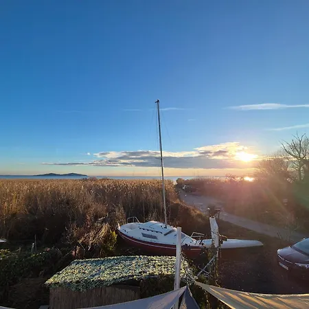 Albatros Nyaralo Holiday home *